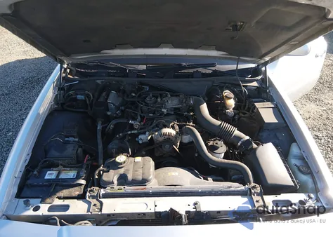 2001 Mercury Grand Marquis Ls z USA, uszkodzony, nr VIN 2MEFM75W81X653987